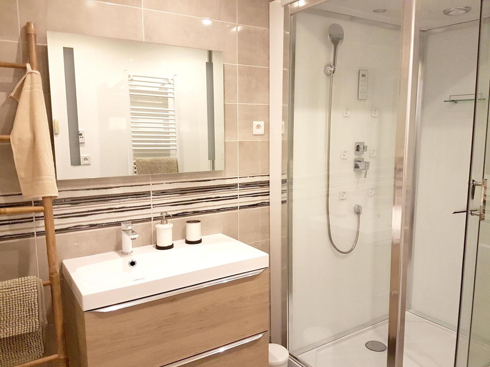 Villa Spacieuse A Beziers Avec Piscine Privee Et Jacuzzi Extérieur photo