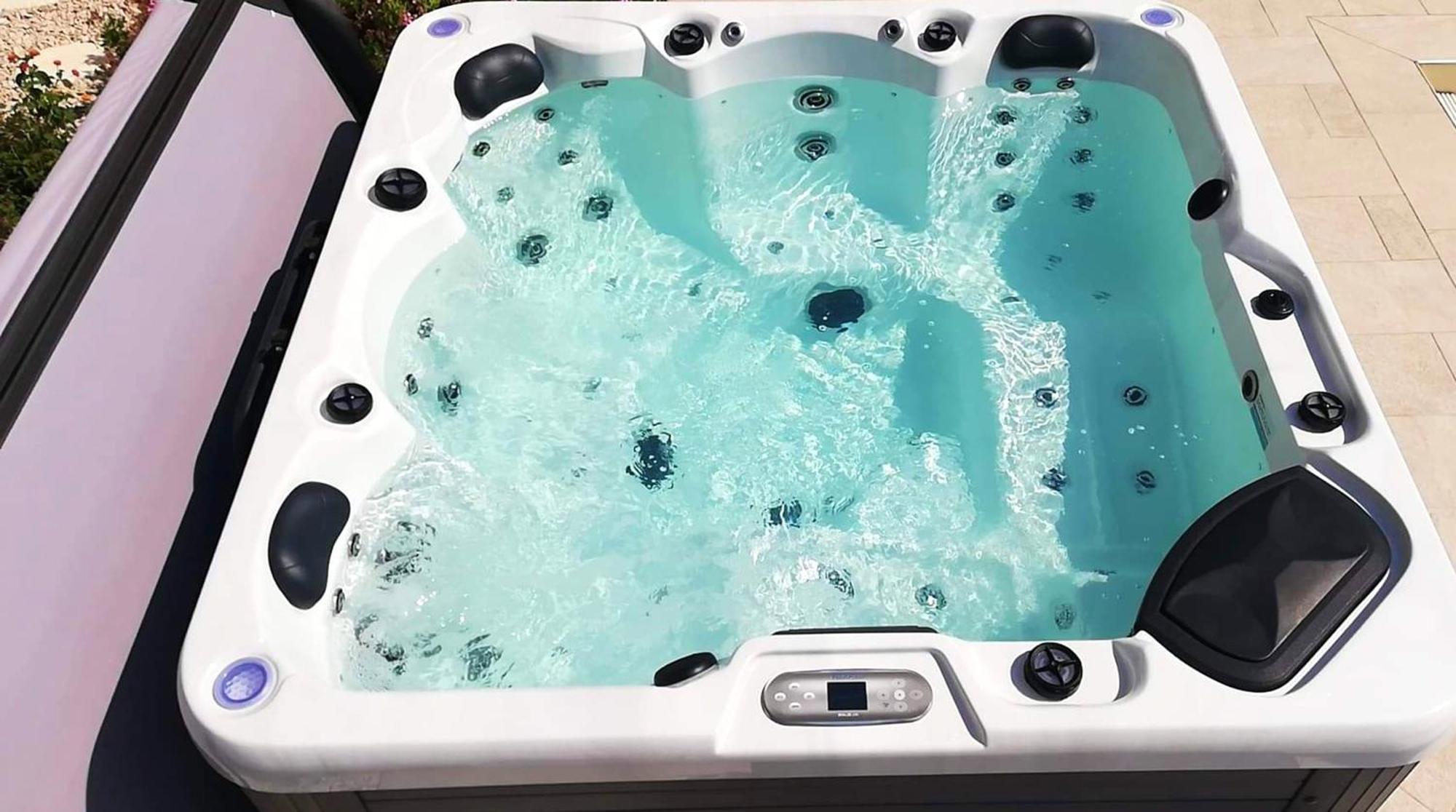 Villa Spacieuse A Beziers Avec Piscine Privee Et Jacuzzi Extérieur photo
